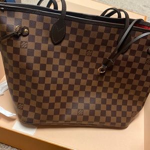 Authentic Brown Louis Vuitton Bag only worn twice!